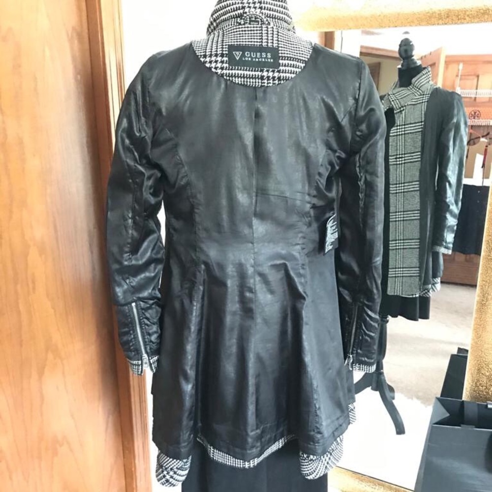 Gues Coat Black and White - Picture 14 of 16
